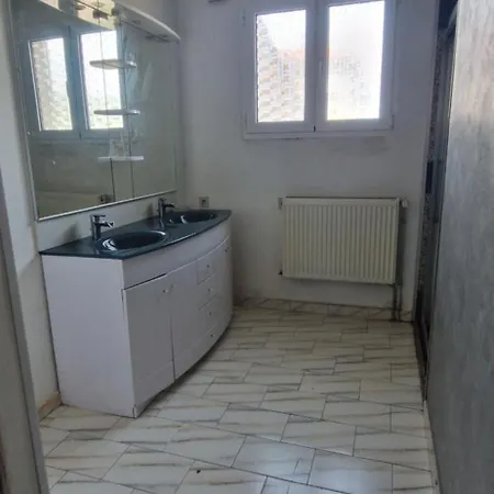 Grande Maison - *